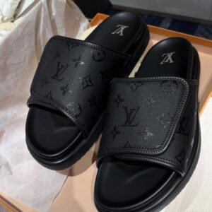 Louis Vuitton Slippers